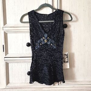 NWT RARE Ann Ferriday stretch lace v-neck